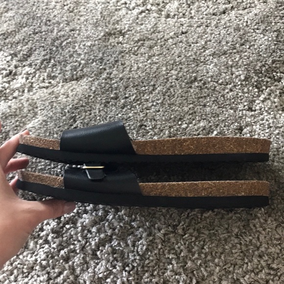 Black Slides - Picture 3 of 3